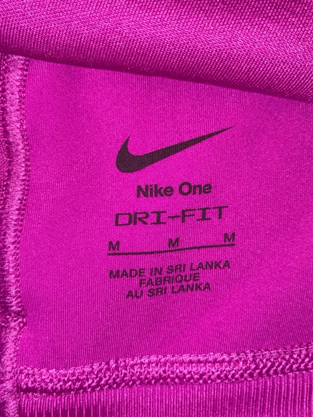 Nike vibrant fuchsia